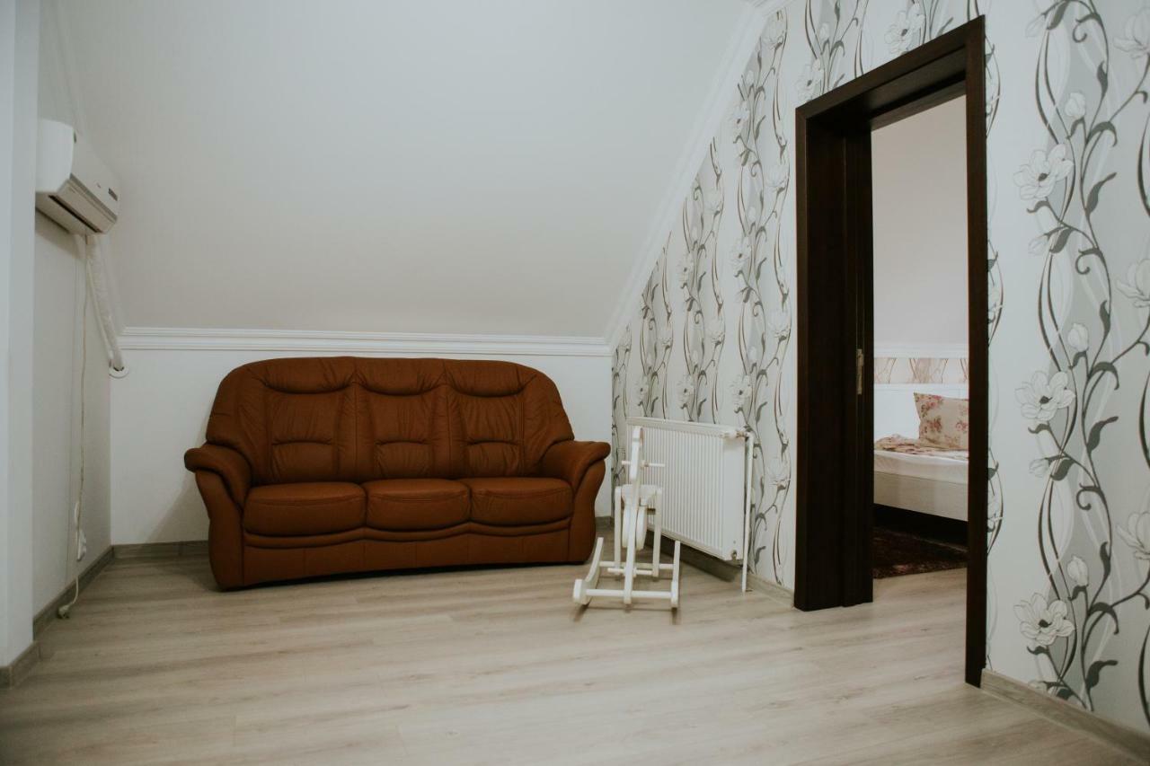 Hotel-Restaurant Milenium Salonta Εξωτερικό φωτογραφία