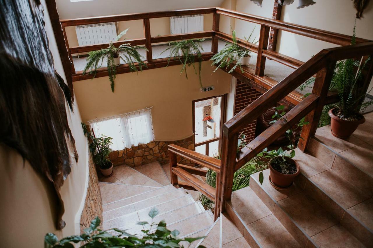 Hotel-Restaurant Milenium Salonta Εξωτερικό φωτογραφία
