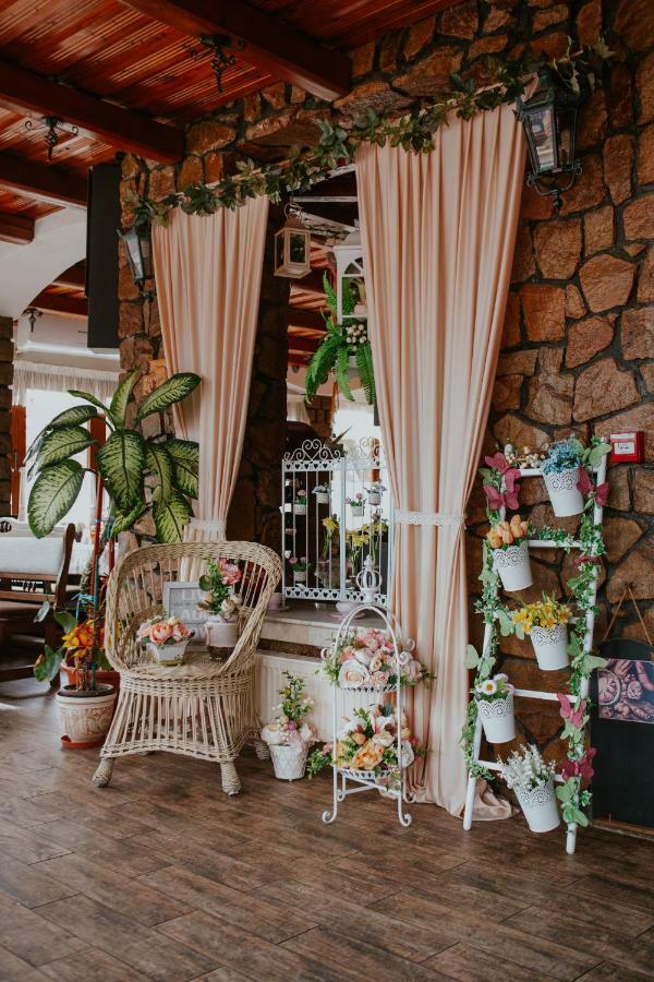 Hotel-Restaurant Milenium Salonta Εξωτερικό φωτογραφία