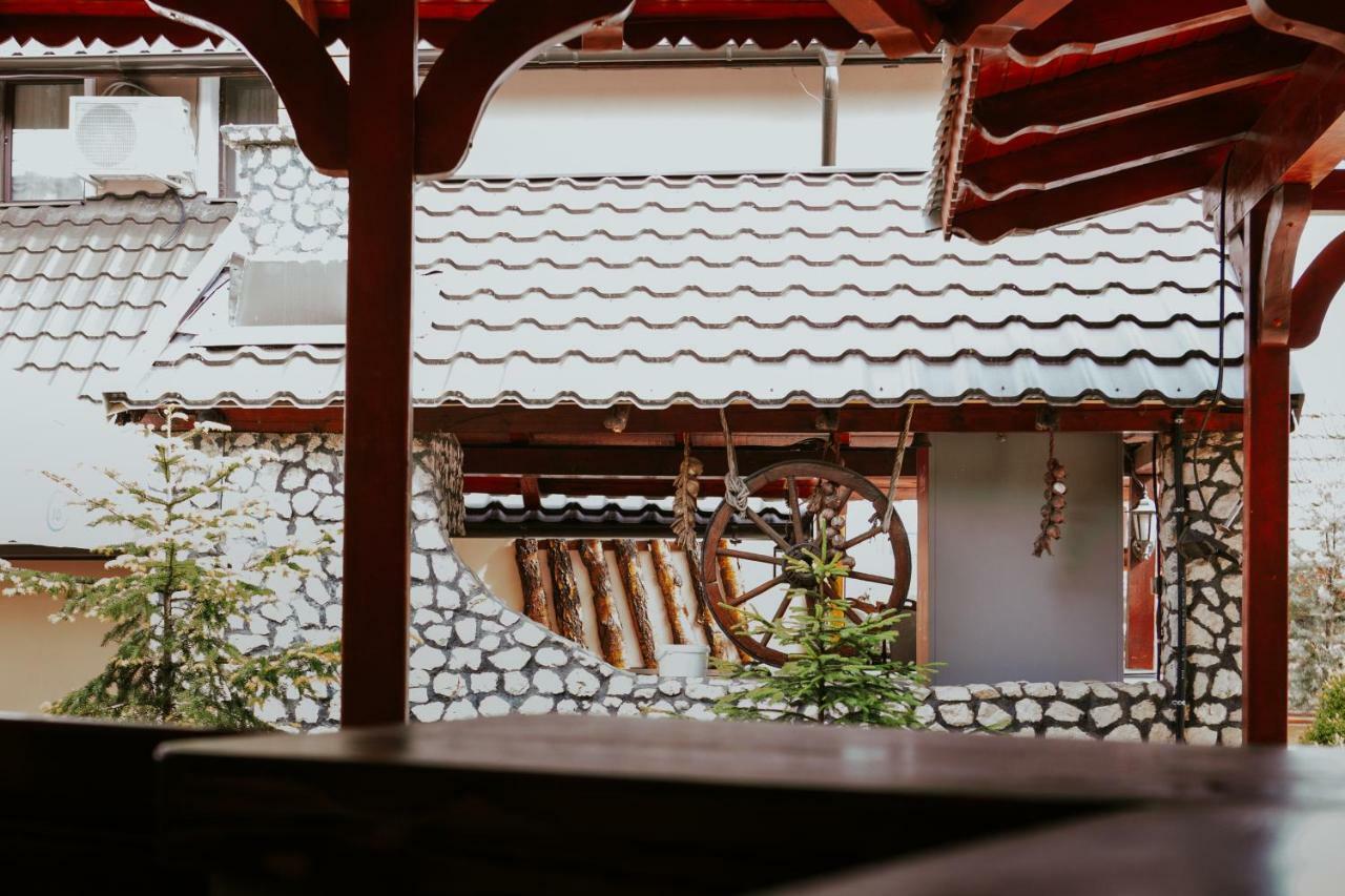 Hotel-Restaurant Milenium Salonta Εξωτερικό φωτογραφία